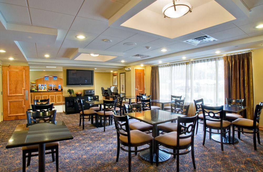 Holiday Inn Express & Suites West Long Branch - Eatontown By Ihg Экстерьер фото