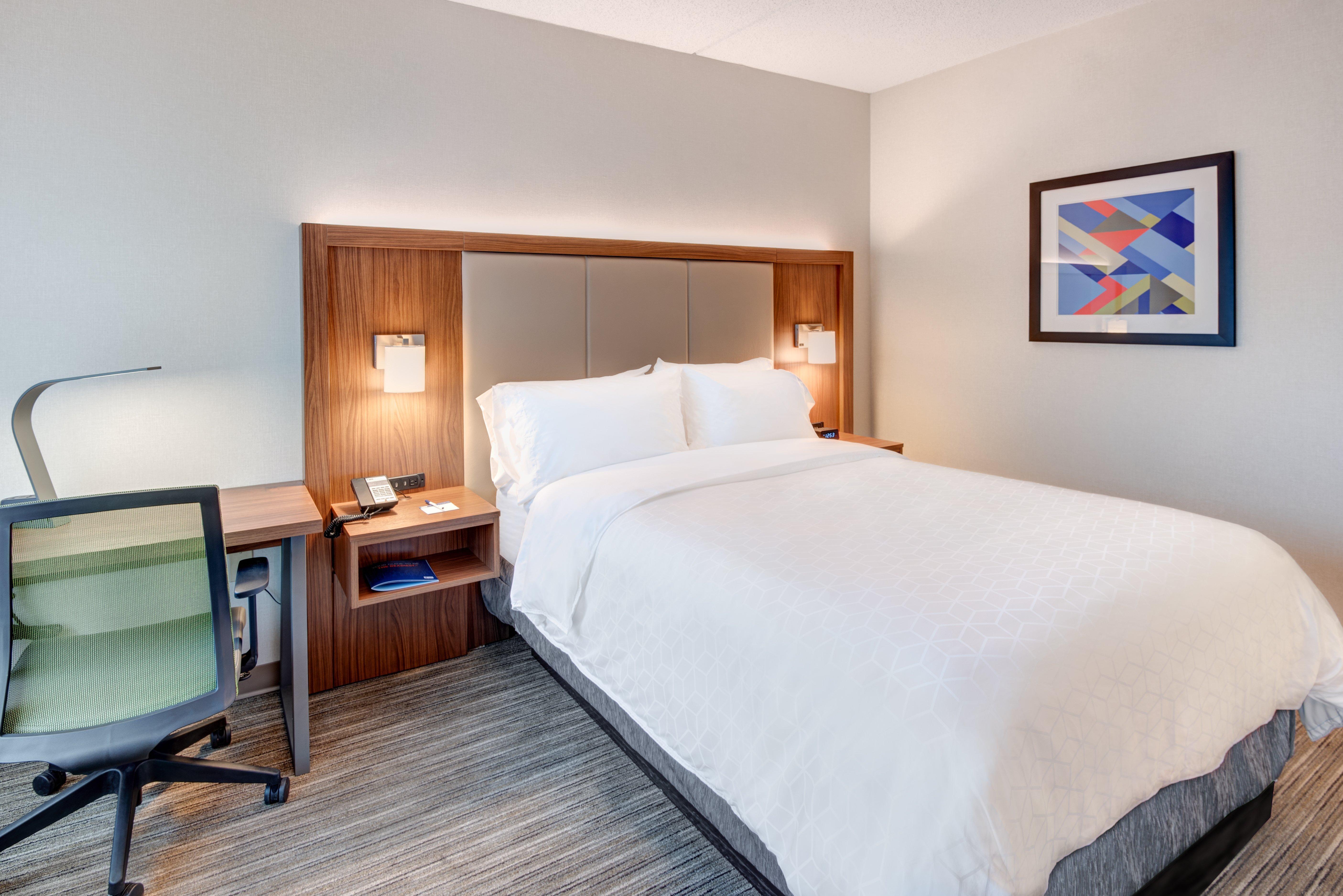 Holiday Inn Express & Suites West Long Branch - Eatontown By Ihg Экстерьер фото