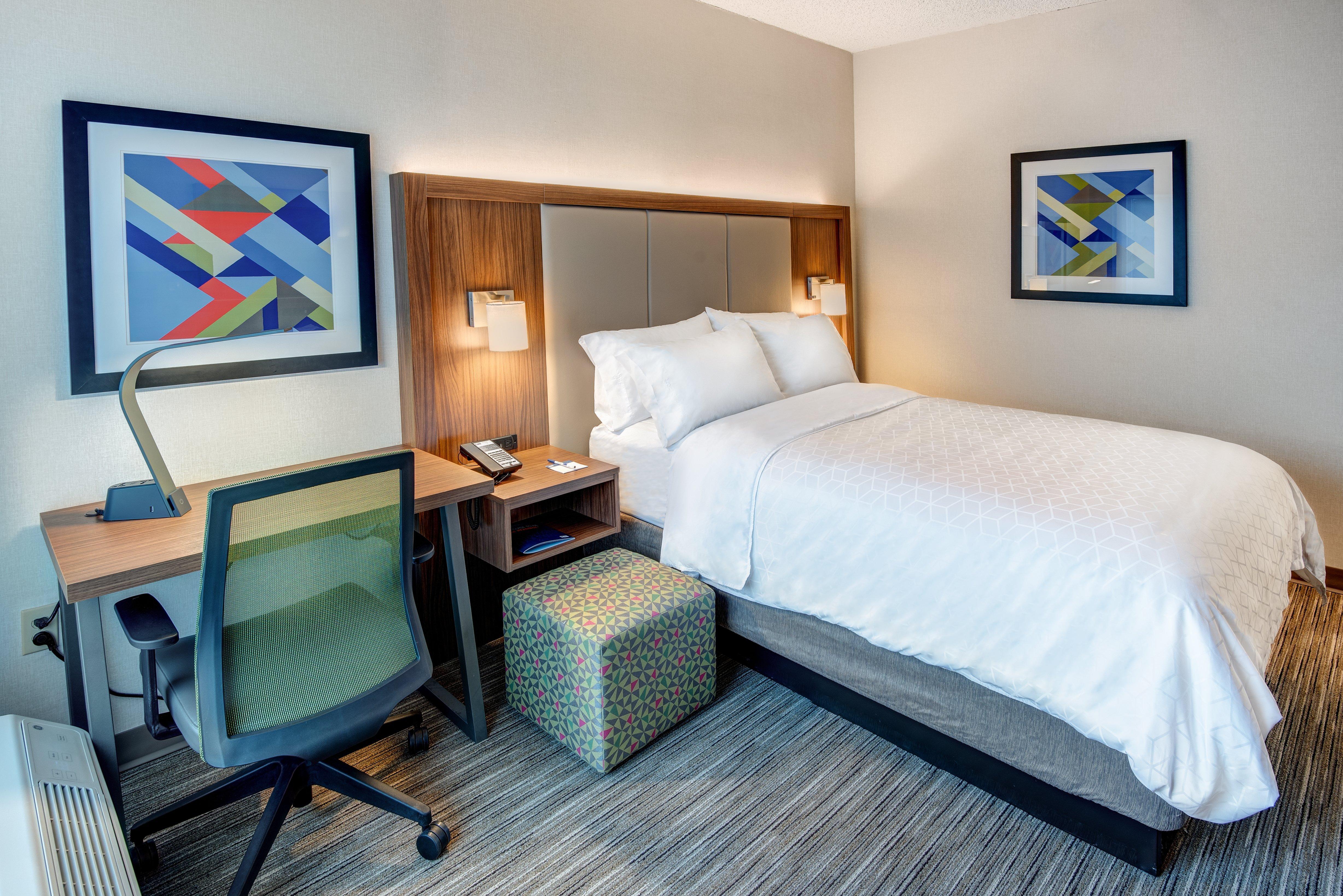 Holiday Inn Express & Suites West Long Branch - Eatontown By Ihg Экстерьер фото
