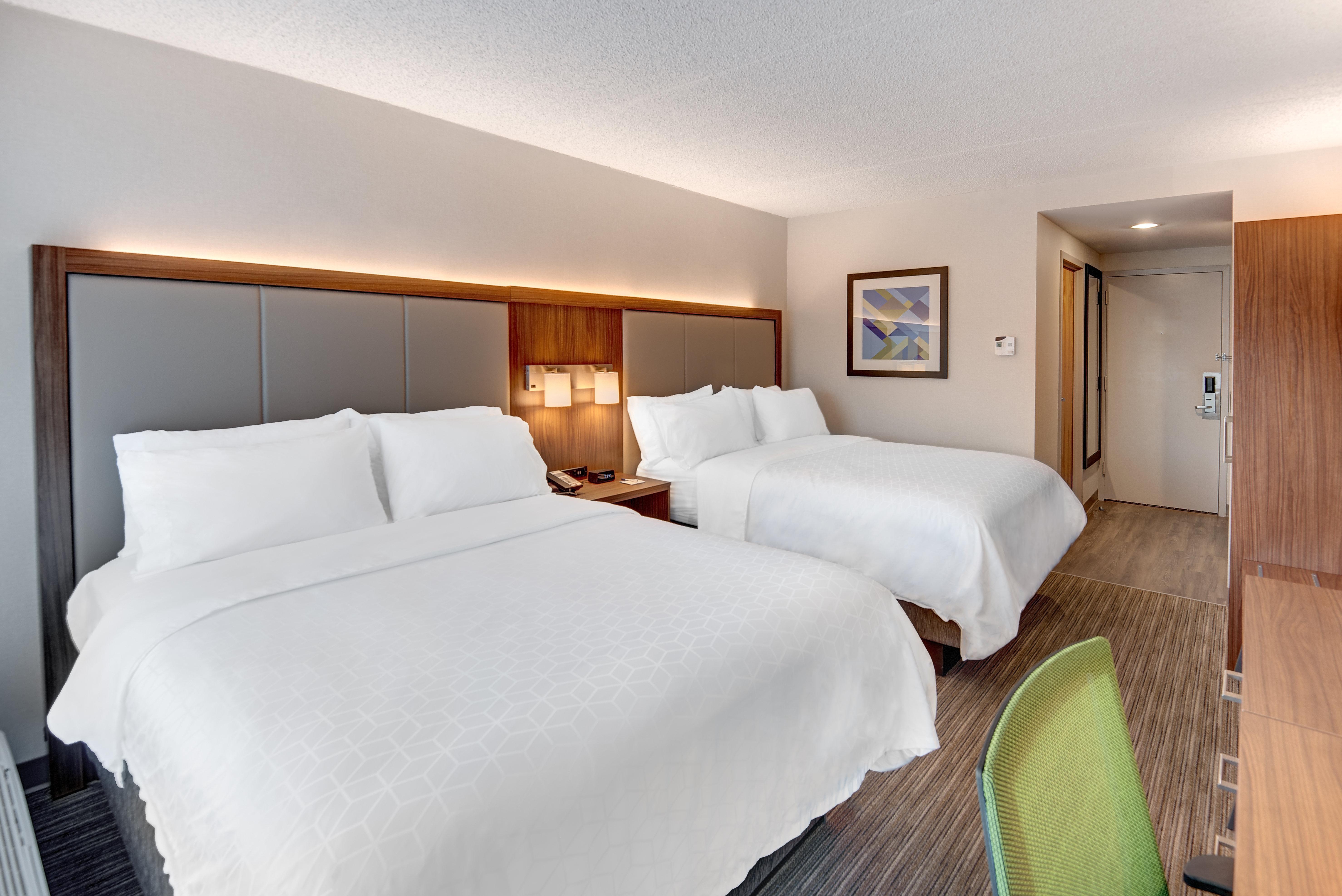 Holiday Inn Express & Suites West Long Branch - Eatontown By Ihg Экстерьер фото
