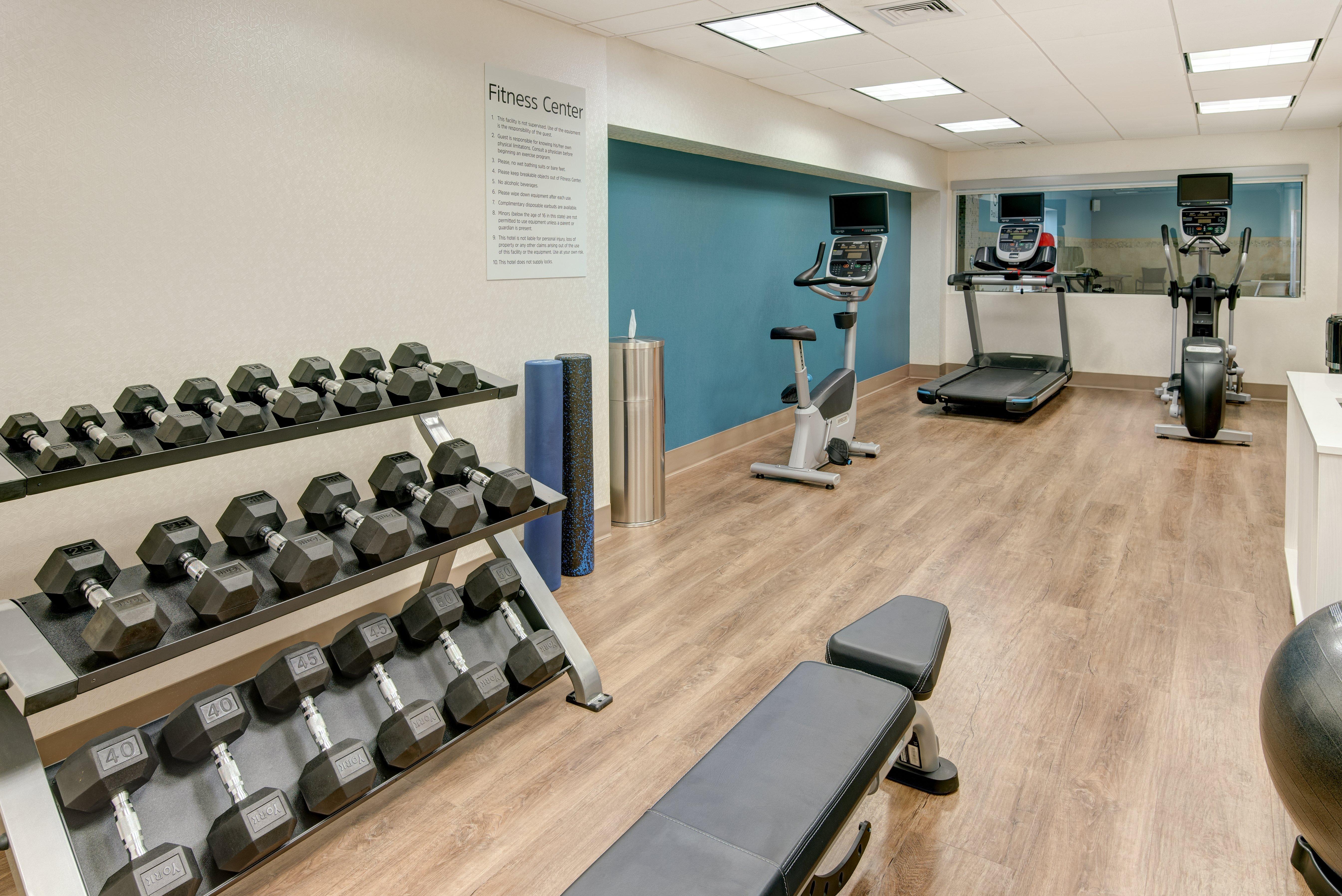 Holiday Inn Express & Suites West Long Branch - Eatontown By Ihg Экстерьер фото