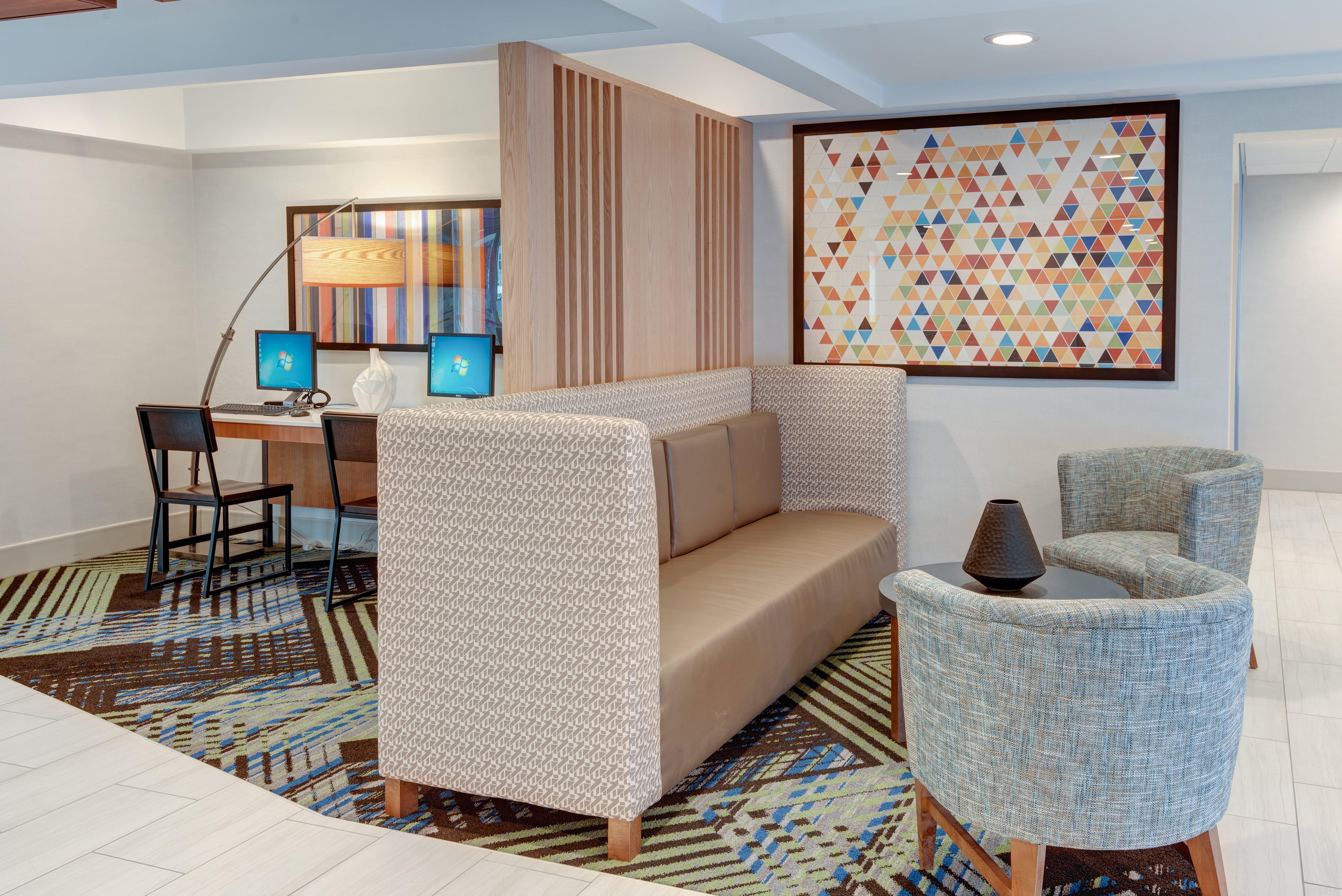 Holiday Inn Express & Suites West Long Branch - Eatontown By Ihg Экстерьер фото