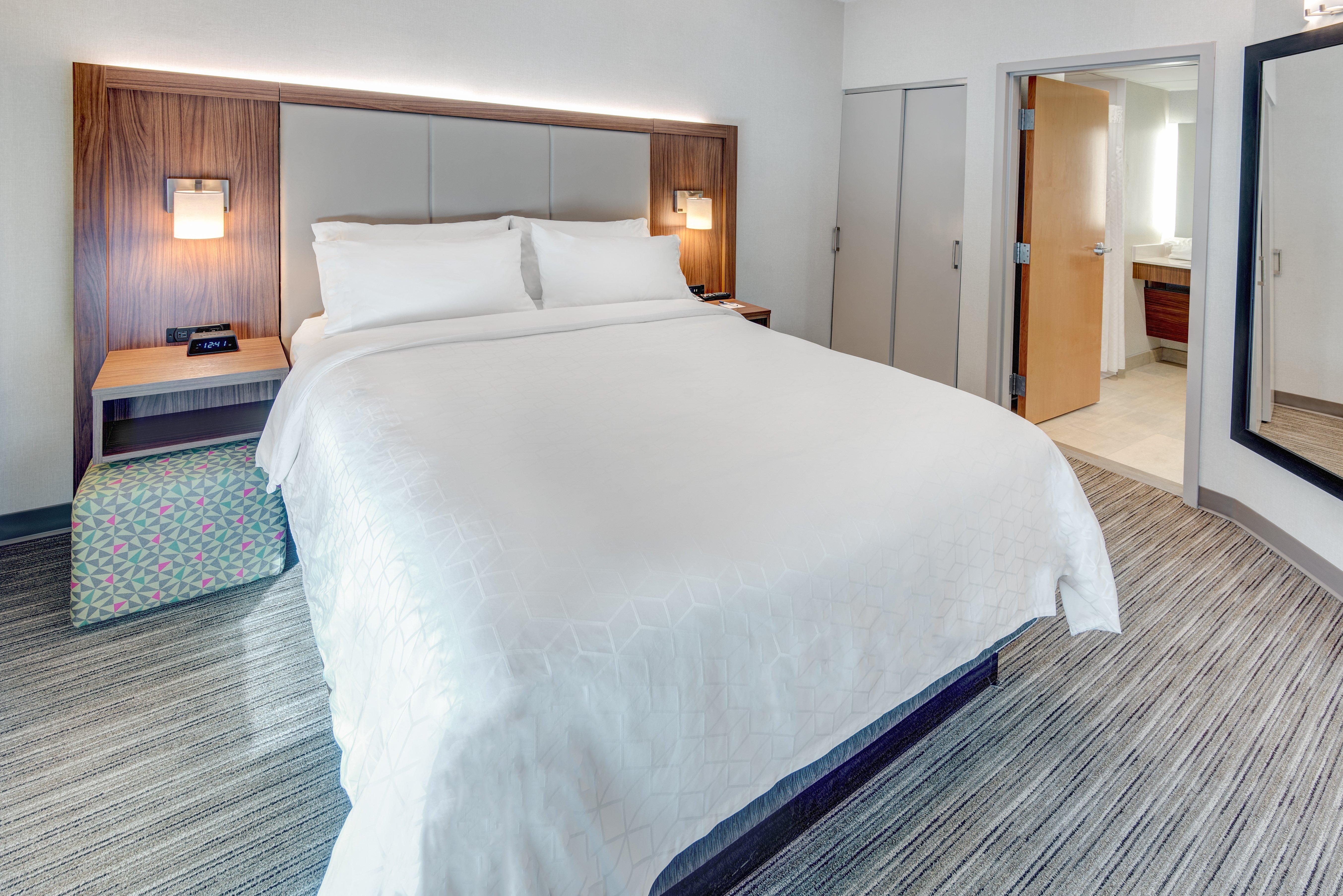 Holiday Inn Express & Suites West Long Branch - Eatontown By Ihg Экстерьер фото