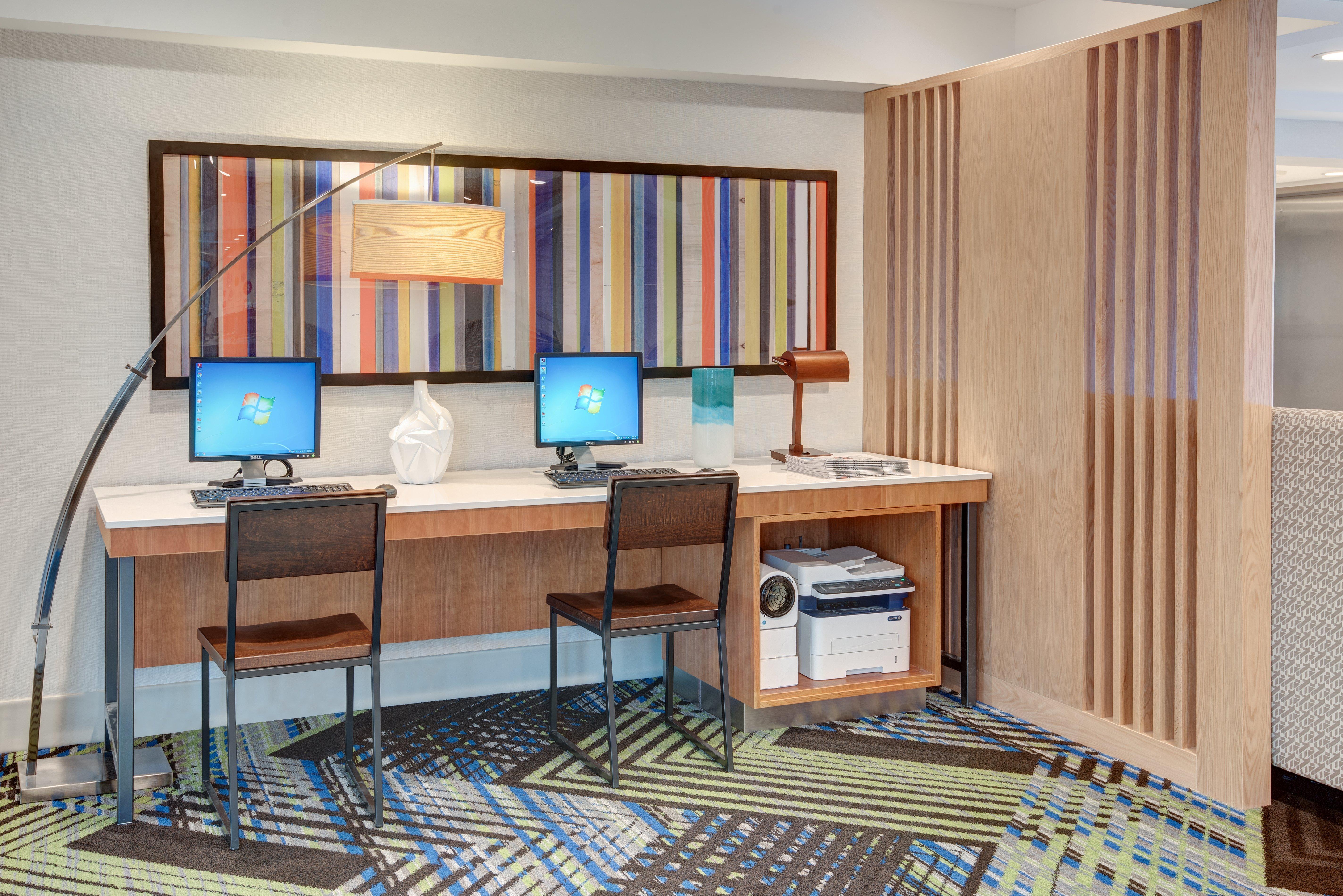 Holiday Inn Express & Suites West Long Branch - Eatontown By Ihg Экстерьер фото