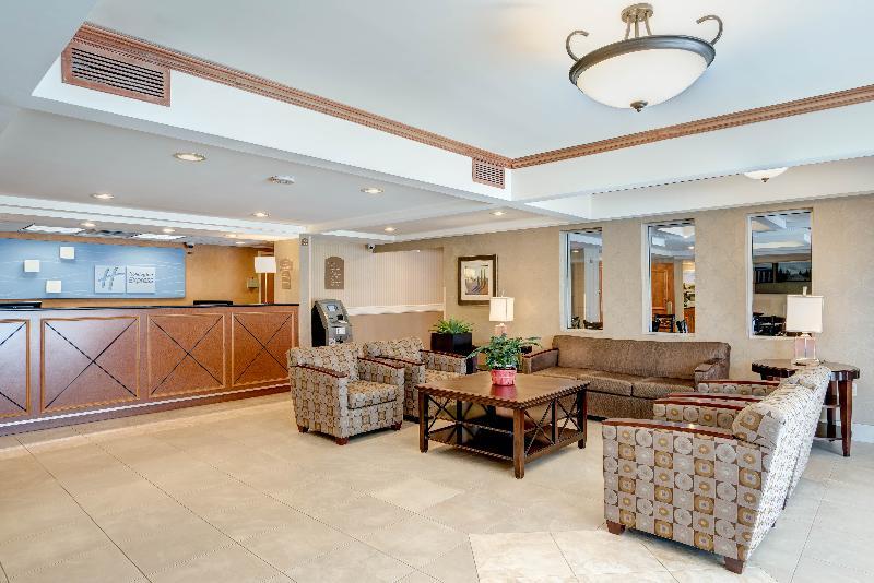 Holiday Inn Express & Suites West Long Branch - Eatontown By Ihg Экстерьер фото