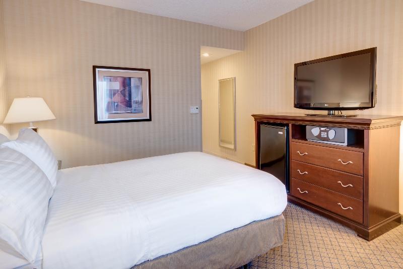 Holiday Inn Express & Suites West Long Branch - Eatontown By Ihg Экстерьер фото