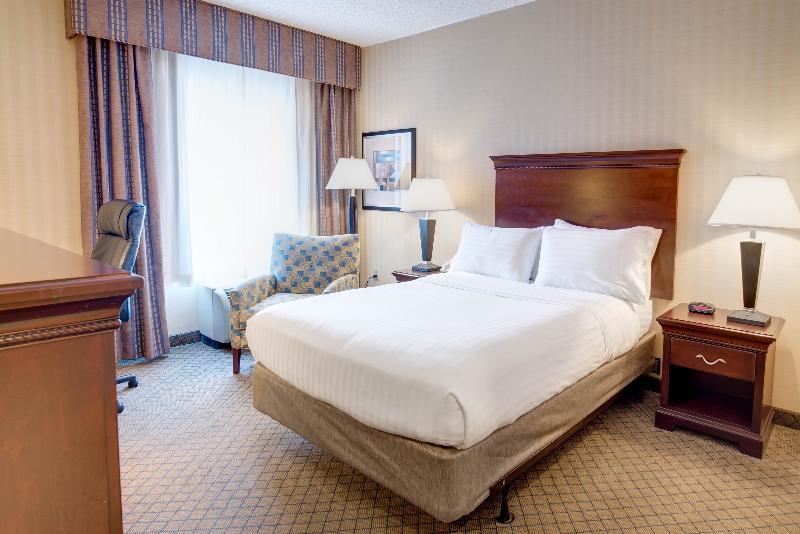 Holiday Inn Express & Suites West Long Branch - Eatontown By Ihg Экстерьер фото