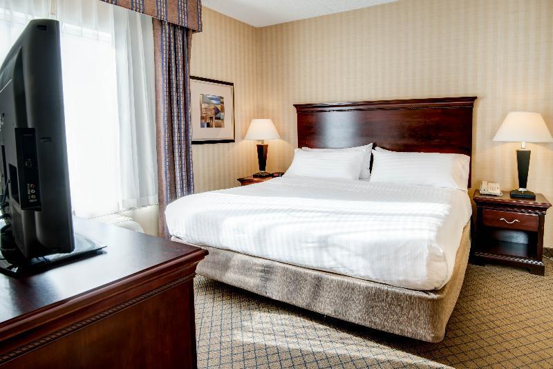 Holiday Inn Express & Suites West Long Branch - Eatontown By Ihg Экстерьер фото