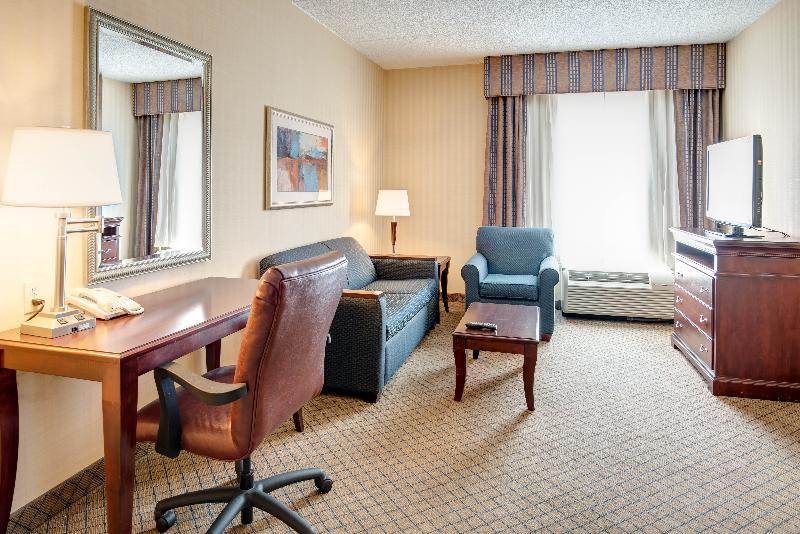 Holiday Inn Express & Suites West Long Branch - Eatontown By Ihg Экстерьер фото